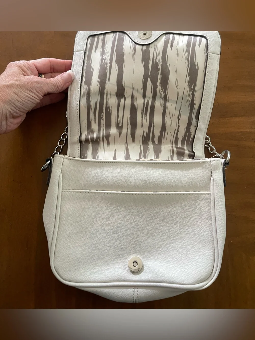 Women's White Crossbody Shoulder Bag - Sleek Minimal Design
